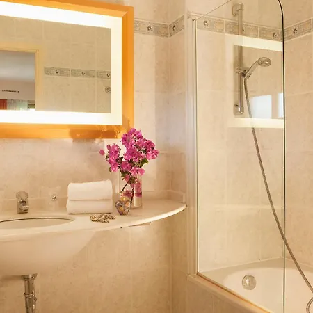 The Originals Boutique, Hotel Les Strelitzias Juan-les-Pins Buitenkant foto