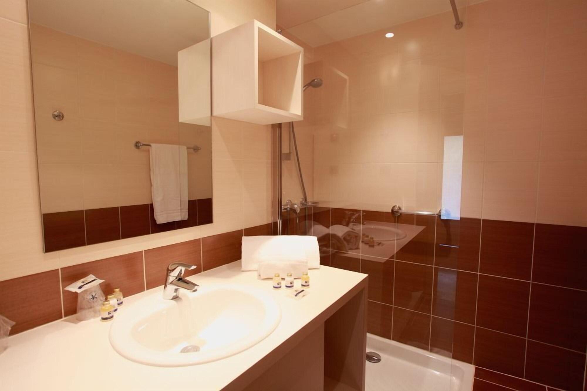 Hotel The Originals Boutique, Les Strelitzias Juan-les-Pins