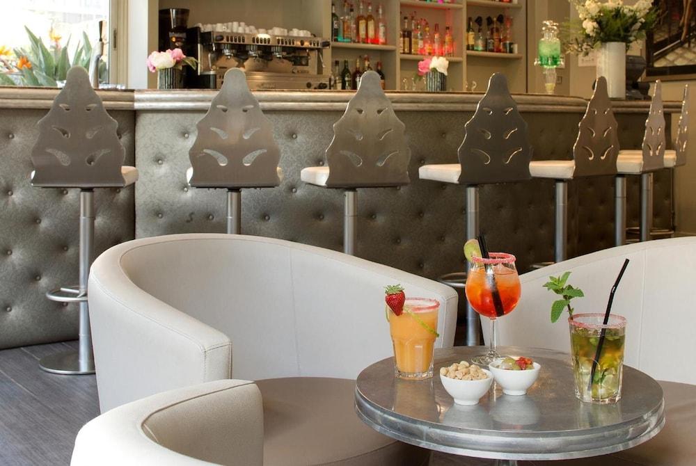 The Originals Boutique, Les Strelitzias 3*