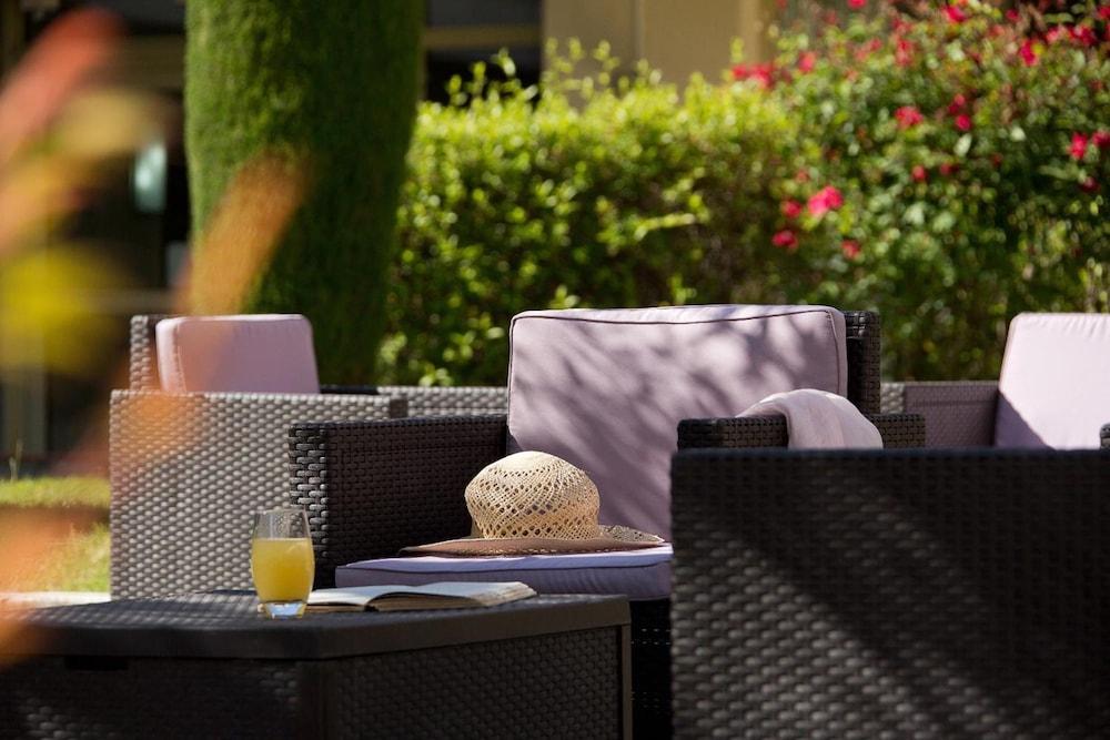 The Originals Boutique, Les Strelitzias Hotel 3*