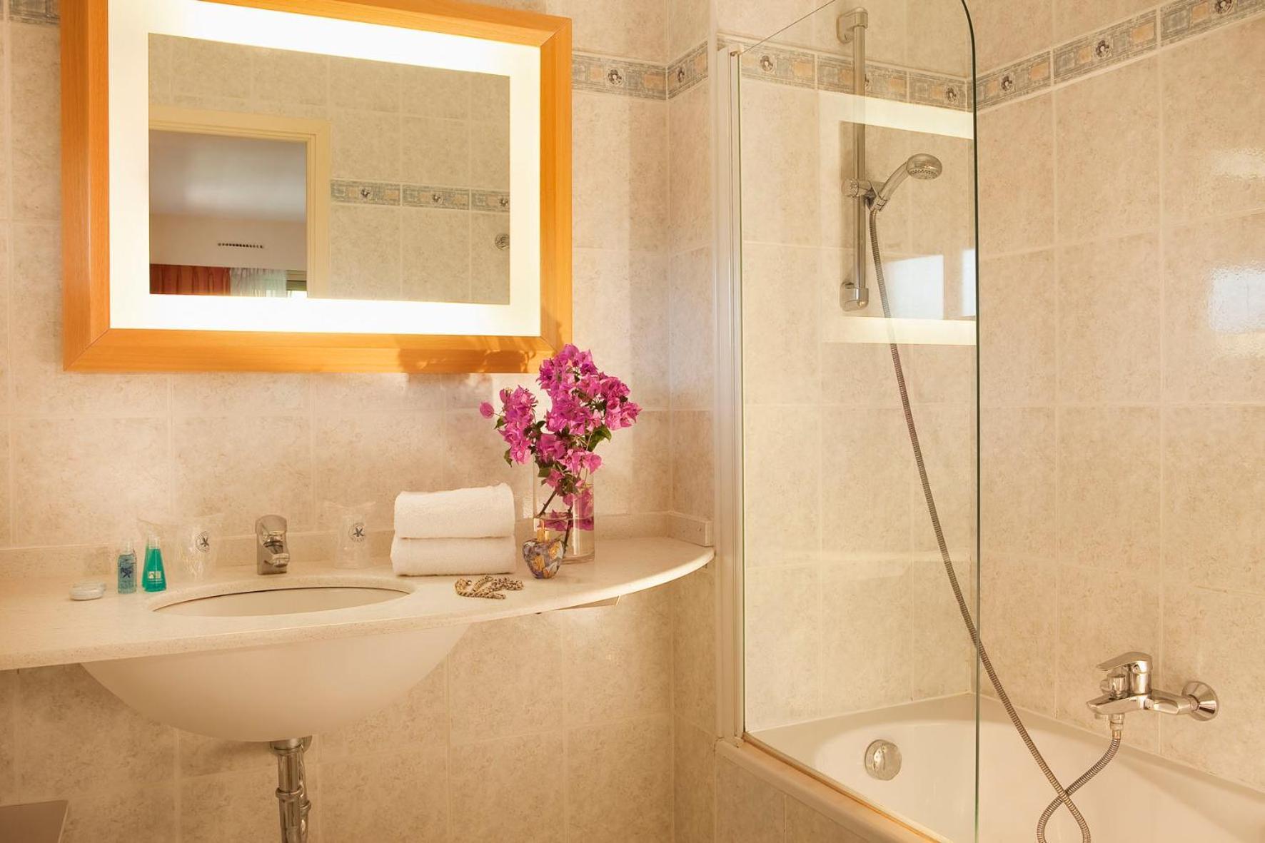 Hotel The Originals Boutique, Les Strelitzias