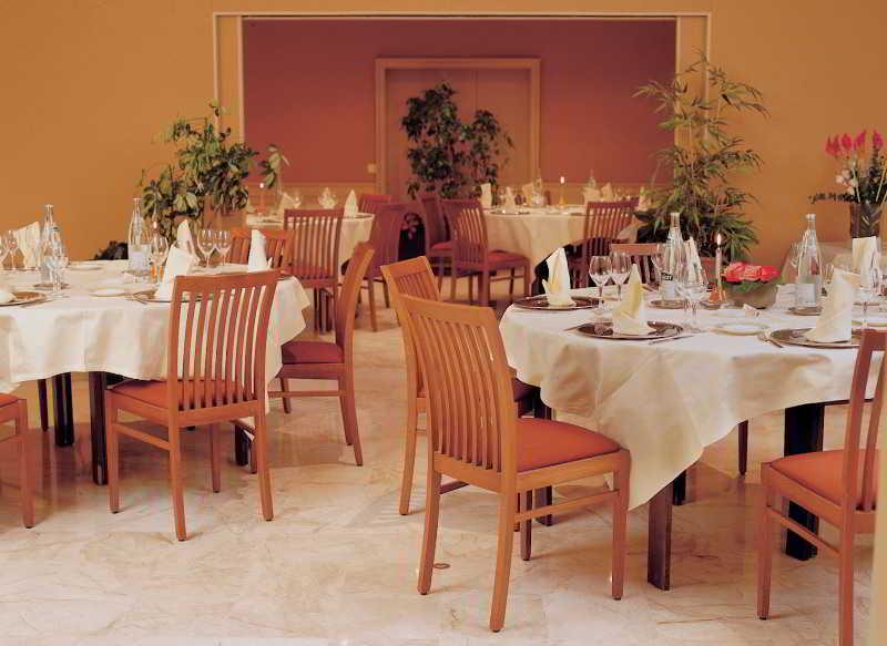 The Originals Boutique, Les Strelitzias Hotel 3*